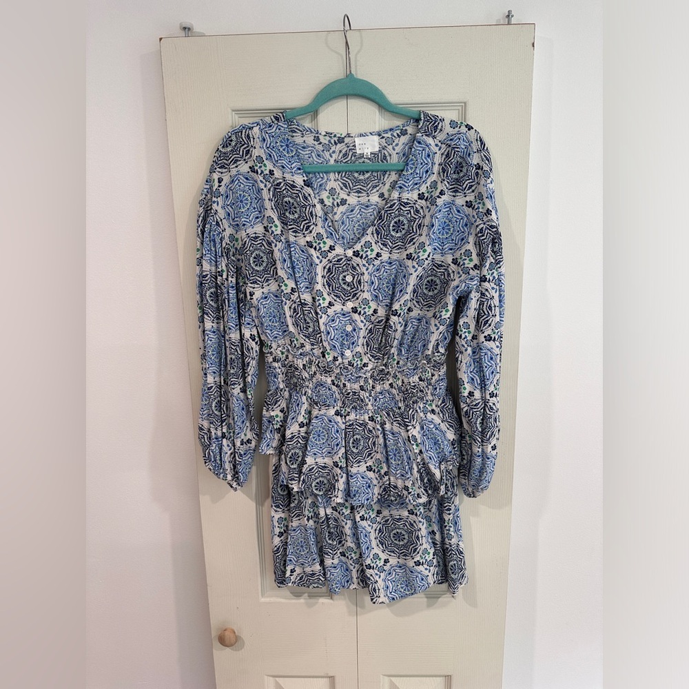 Dee Elly long sleeve dress. Size Medium